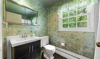 150 Idlebrook Ln, Aberdeen, NJ 07747
