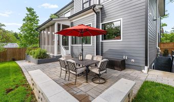 414 N MONROE St, Arlington, VA 22201