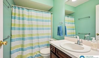 193 Wyndham Dr, Allentown, PA 18104