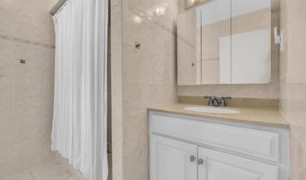86 Bradford Ct, Aberdeen, NJ 07747