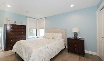 17 Central Ave, Amityville, NY 11701