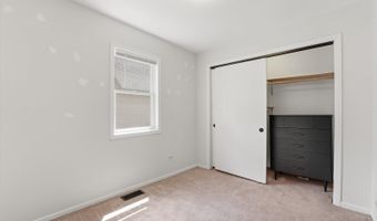 23016 W Lakeview Ave, Antioch, IL 60002