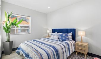 17660 Martha St, Encino, CA 91316