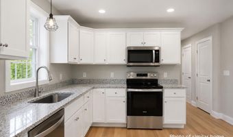 8-8 Coyote Ct, Barrington, NH 03825