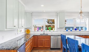 7 Clarkes Village Rd, Jamestown, RI 02835