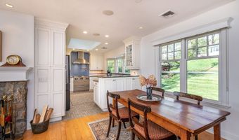 34 Skyline Dr, Brookfield, CT 06804