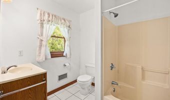 30 Seabreeze Dr, Bourne, MA 02532