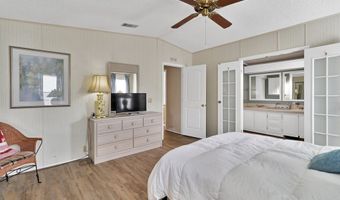 921 Dogwood Dr, Barefoot Bay, FL 32976
