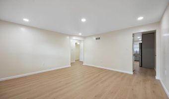 738 W BIRCHTREE Ln, Claymont, DE 19703