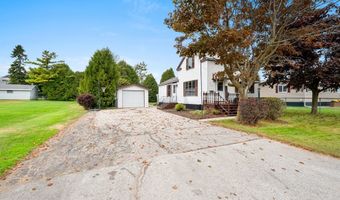 285 Division St, Algoma, WI 54201