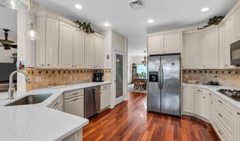 490 Arlington Ave S, Bayville, NJ 08721
