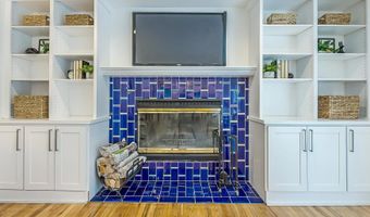 3999 Edmonton Ct, Ann Arbor, MI 48103