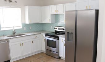 569 CAMELIA St, Atlantic Beach, FL 32233