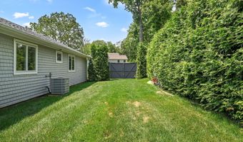50 Beach View Dr, Stamford, CT 06902