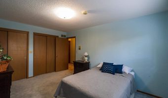 207 N 10th St, Albia, IA 52531