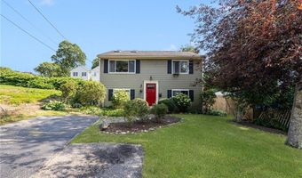 104 Conanicus Rd, Narragansett, RI 02882