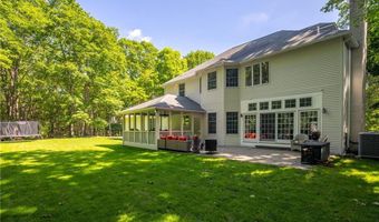 125 Fernwood Dr, East Greenwich, RI 02818
