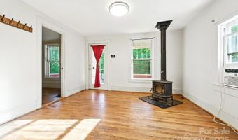 54 Downing St, Asheville, NC 28806