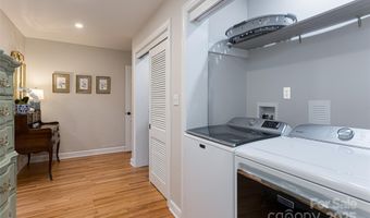 28 Ridgefield Pl, Asheville, NC 28803