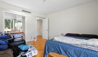 4979 BATTERY Ln 4979-1, Bethesda, MD 20814