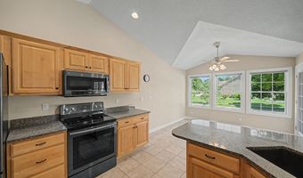 2821 Buckingham Ct, Ames, IA 50010