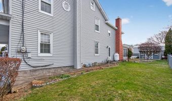 108 W 2ND St, Alburtis, PA 18011