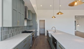 3118 NW Crossing Dr, Bend, OR 97703