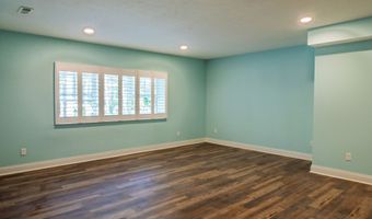 372 Foxboro Dr, Avon, IN 46123
