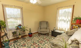 206 Fairview Ave, Auburn, ME 04210