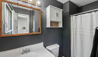 1000 9th Ave NW, Altoona, IA 50009