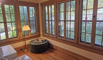 16 Vermont Ave, Brattleboro, VT 05301