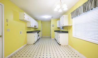 711 Lovers Lane Rd, Booneville, MS 38829