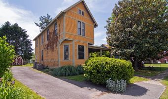 162 Monroe St, Alderson, WV 24910