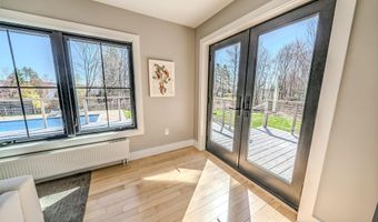 16 Cottage St, Belfast, ME 04915