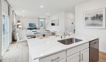 14 Dahlia Ct, Bayville, NJ 08721