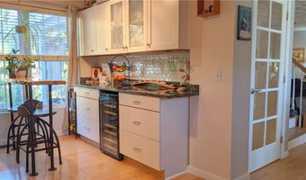 4 Spinnaker Dr, East Providence, RI 02915