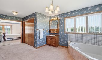 6095 E Division Rd, Angola, IN 46703