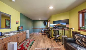 940 Pinecrest Ter, Ashland, OR 97520