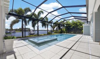 825 MANNS HARBOR Dr, Apollo Beach, FL 33572