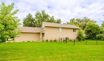 608 School St, Anoka, MN 55303