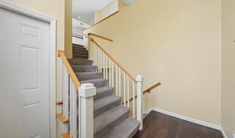 1848 Ridgeview Circle Dr, Ballwin, MO 63021