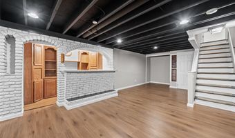 378 Palermo Dr, Ballwin, MO 63021