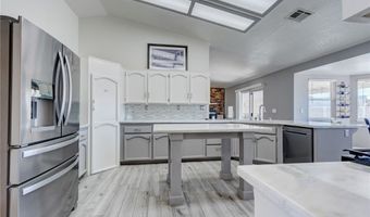 19783 Lara Ln, Apple Valley, CA 92308