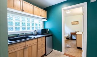 22 Young St, Newport, RI 02840