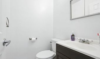 4979 BATTERY Ln 4979-1, Bethesda, MD 20814