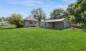 906 Grove St, Adel, IA 50003