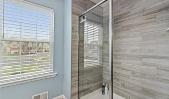 301 Redclover Ln, Allentown, PA 18104