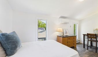 34 Beach Plum Rd, Narragansett, RI 02882