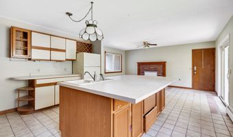 6 Victoria Dr, Colchester, CT 06415