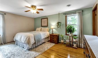 60 Fairways Blvd, Amherst, NY 14221